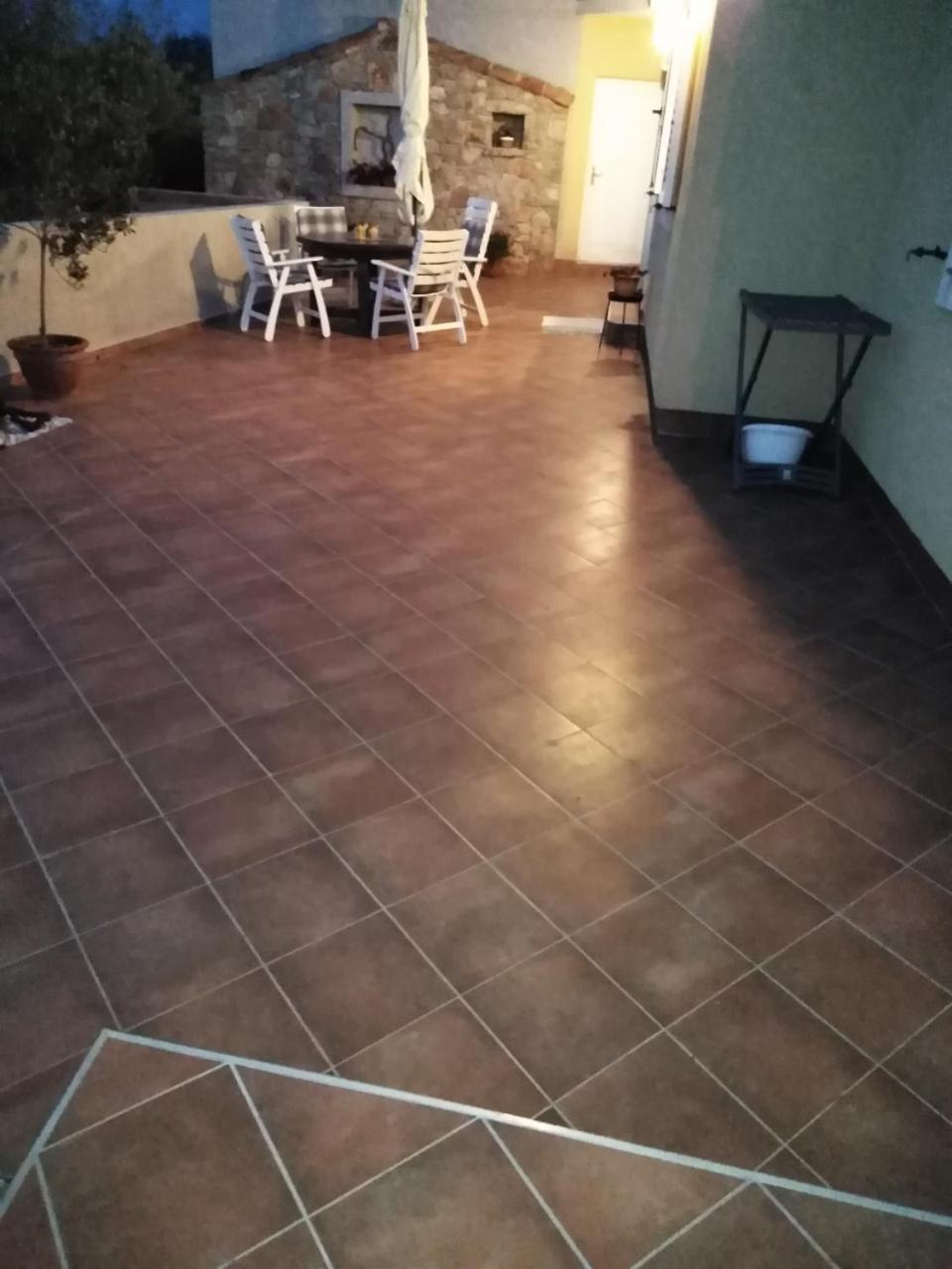 Long Island Olive Apartment Sali Ngoại thất bức ảnh