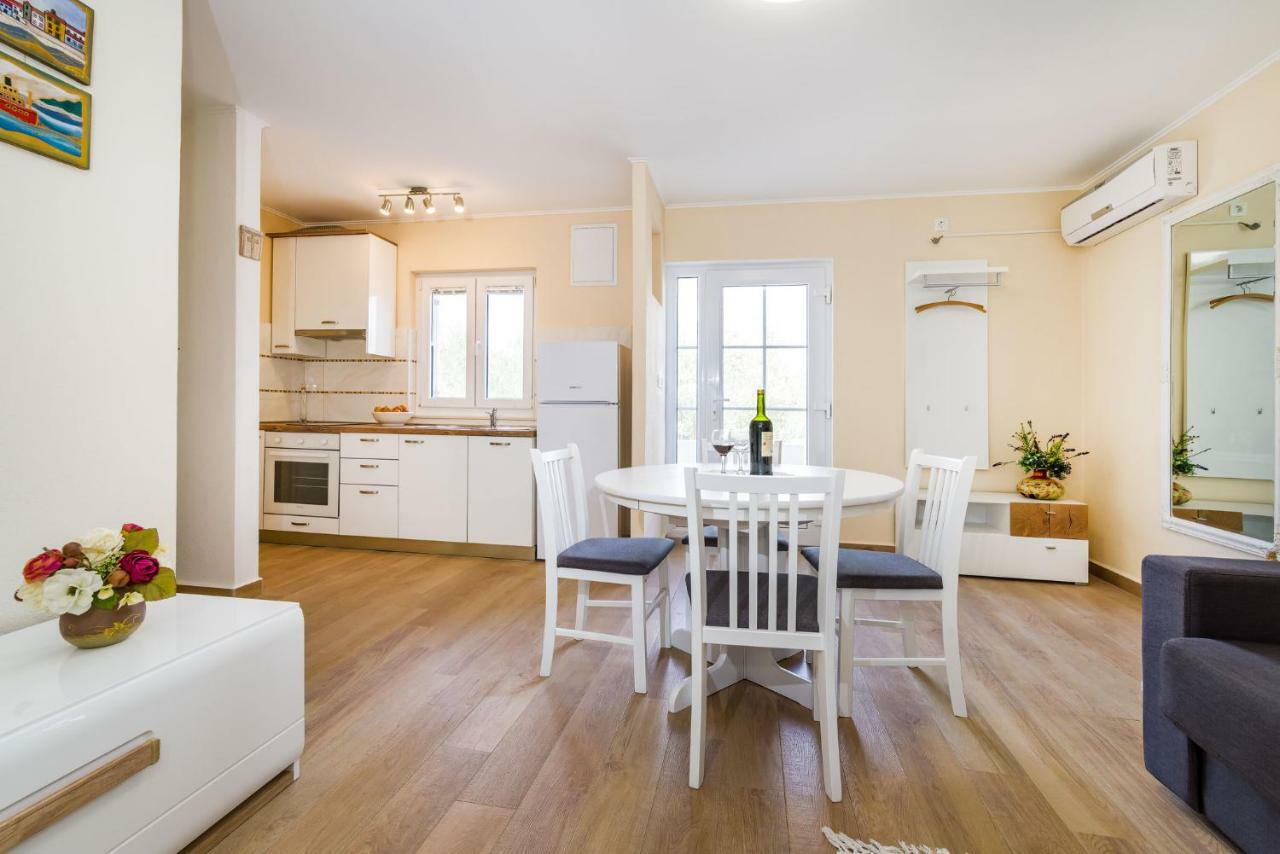 Long Island Olive Apartment Sali Ngoại thất bức ảnh