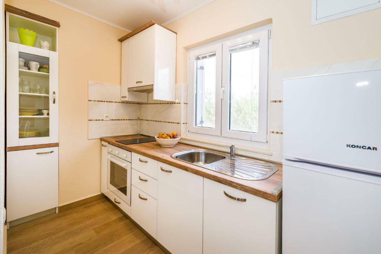 Long Island Olive Apartment Sali Ngoại thất bức ảnh