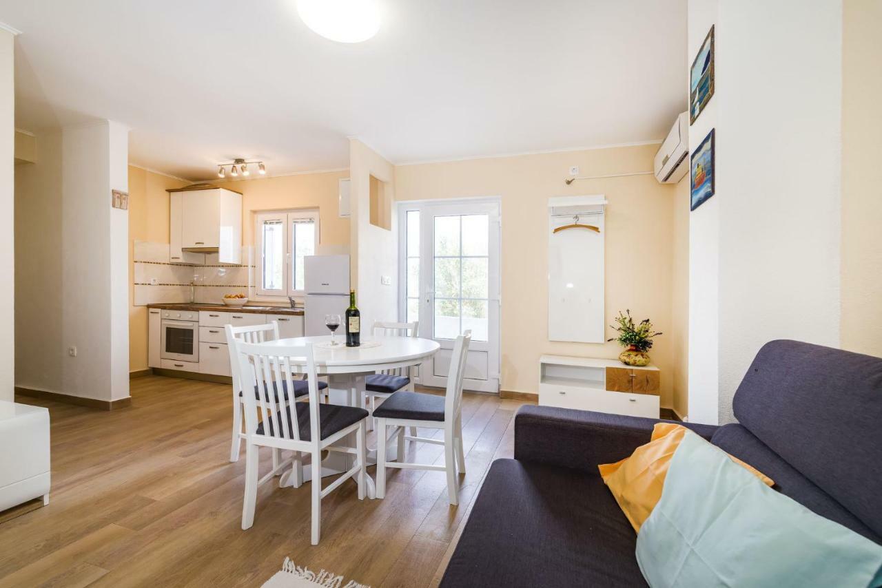 Long Island Olive Apartment Sali Ngoại thất bức ảnh