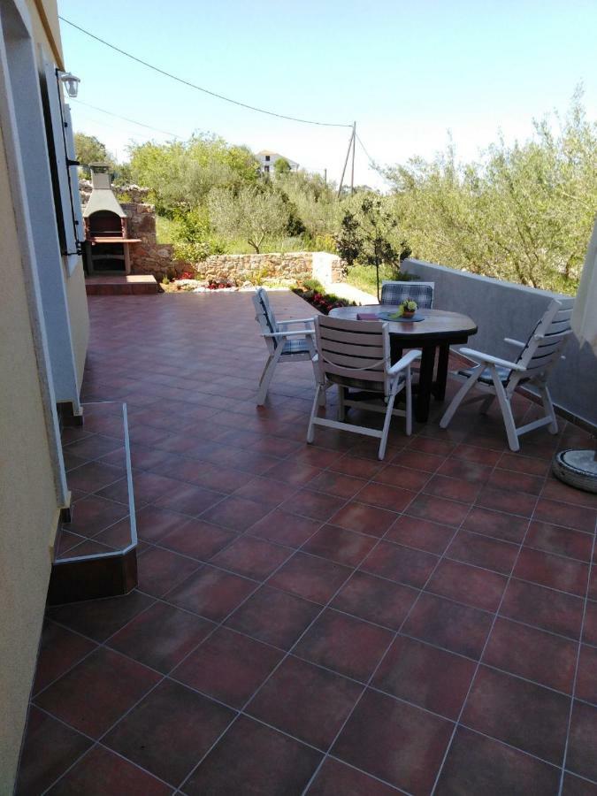 Long Island Olive Apartment Sali Ngoại thất bức ảnh