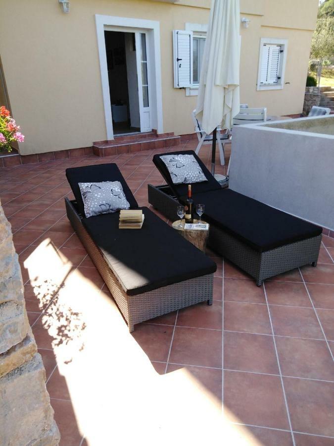 Long Island Olive Apartment Sali Ngoại thất bức ảnh